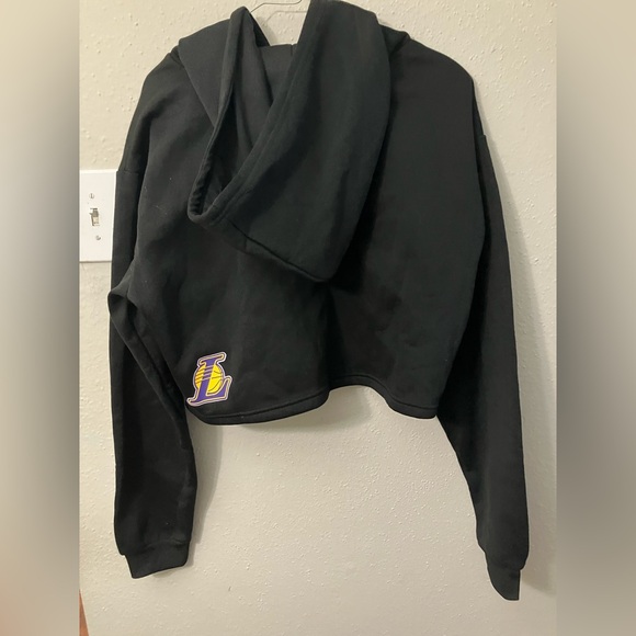 Los Angeles Lakers Black Hoodie Sweater - Picture 2 of 5